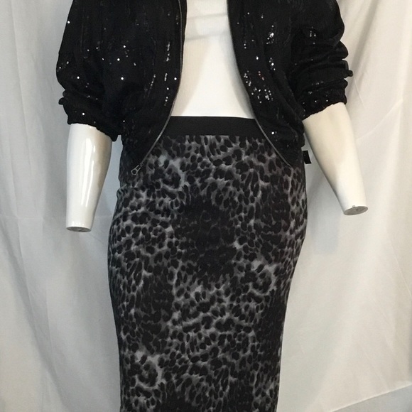 Plus size Animal Print Pencil Skirt - Picture 3 of 8